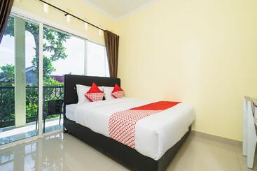 בית מלון כפרי Oyo 1855 Elise Exclusive Residence