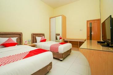 فندق Oyo 1857 Wonoboyo Residence