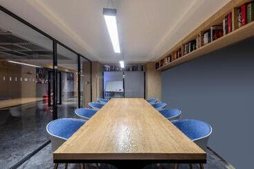 ホテル Vyluk  Hongqihegou Metro Station Chongqing