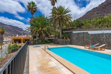 Casa De Vacaciones Con Piscina Compartida En Mogán Ii