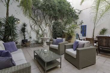 游客公寓 Fantastic Townhouse