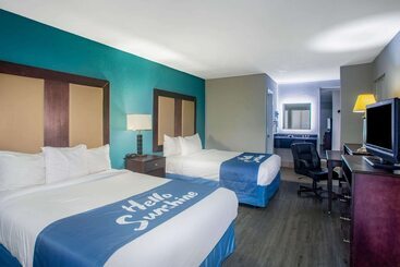 Отель Days Inn By Wyndham Mobile I65