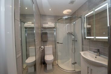 דירות לתיירים The James Suites