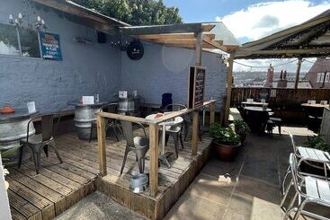 관광객 아파트 The Little Angel