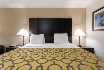 Отель Baymont By Wyndham Tallahassee