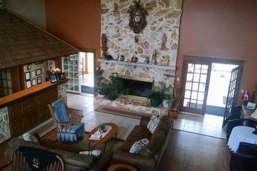 ホテル Guggisberg Swiss Inn