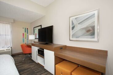 فندق Hampton Inn & Suites Kansas City Merriam