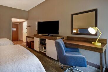 ホテル Hampton Inn Birminghamcolonnade 280