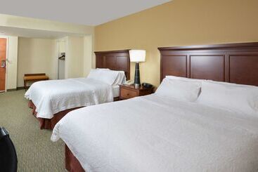هتل Hampton Inn Raleigh Durham Airport