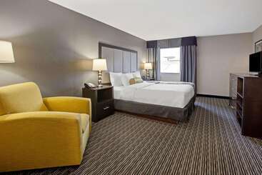 فندق La Quinta Inn & Suites By Wyndham Detroit Metro Airport