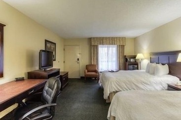 호텔 Quality Inn