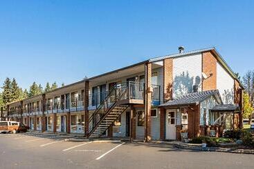 Мотель Super 8 By Wyndham Vancouver East