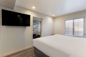 Surestay Plus Hotel By Best Western Tempe University