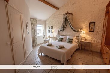 تختخواب و صبحانه La Grange De Bellefontaine