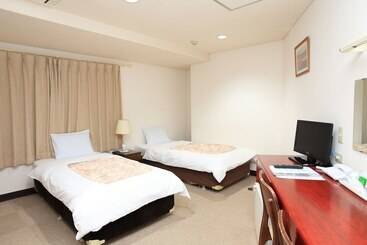 בית מלון כפרי Namba Plaza