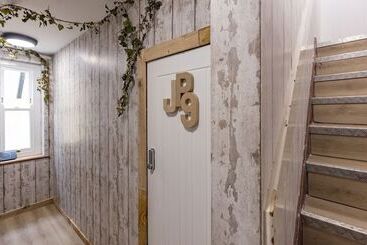 관광객 아파트 James  Place @ Pontmorlais