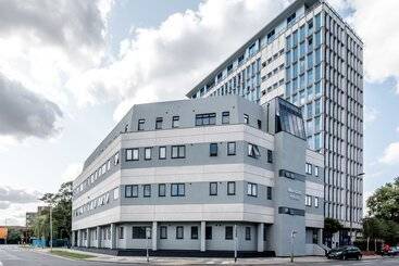 ツーリストアパートメント Mercia Apartment Bedford