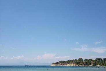 Pyrgos Ralli Estate Apartments And Suites