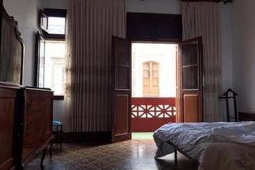 הוסטל Stardust House Vegueta