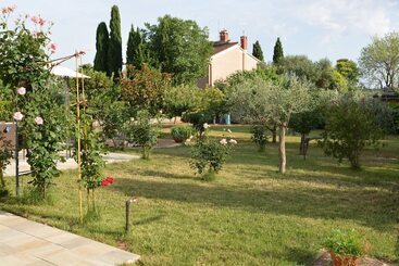 Жильё для туристов Apartments Grzinic