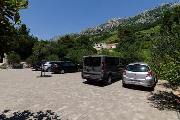 游客公寓 Apartments Plavac Mali