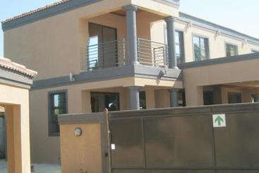 בית מלון כפרי Kulani Country Lodge