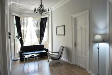 דירות לתיירים Megaron11 Apartments