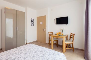 ペンション Rooms & Apartments Karlo