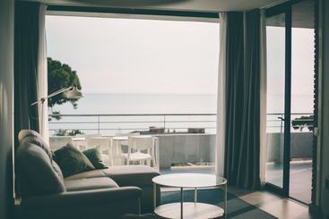 Santa Romana Apartments & Suites