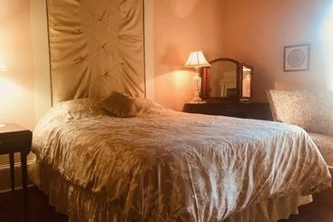 ベッドアンドブレックファースト The Gibson House Inn