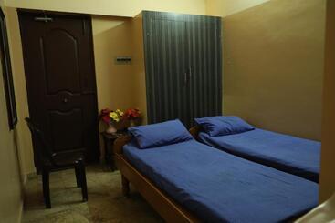 فندق R. Ve. R Residency