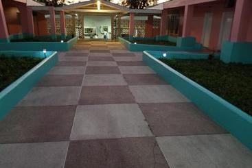 ペンション Bougainvillea Living Spaces