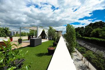 Feel Good Penthouse With Jacuzzi