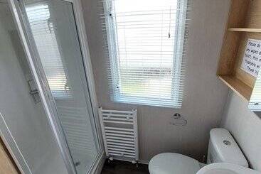 בית מלון כפרי Royal Oak Caravan Park