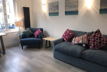 דירות לתיירים Powis Square