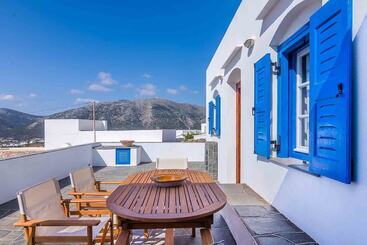 דירות לתיירים Spacious 2 Bedroom House With Fantastic Yard