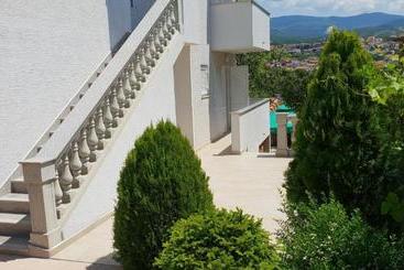 Жильё для туристов Apartment Ljiljana