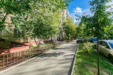 Жильё для туристов Apartment On Bolshoy Kondratievskiy 4