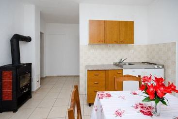 ツーリストアパートメント Apartments Anka