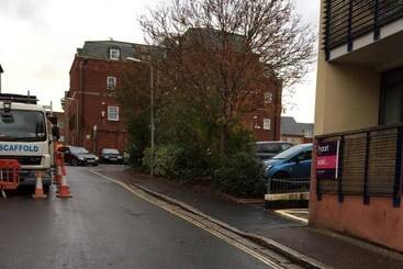 آپارتمانهای توریستها City Centre Spacious Apartment