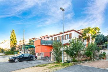 ツーリストアパートメント Apartments Joka 487