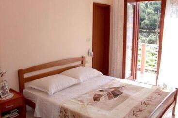 Apartments Mira 1434