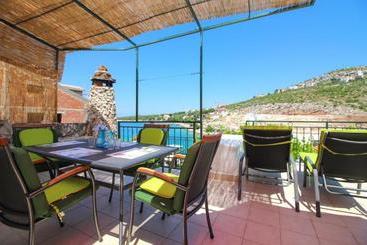 Apartments Roko With Sea View 1273