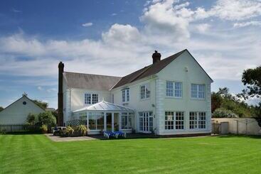 קוטג'' Kennacott Court