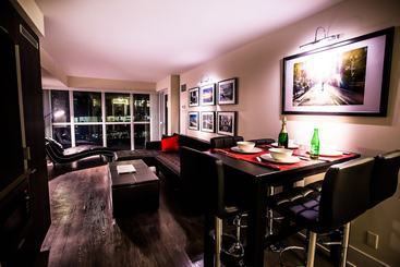 شقة Applewood Suites  Front Street West