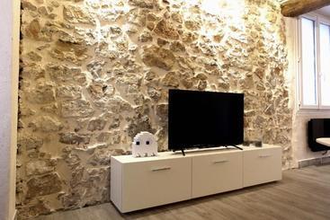 דירות לתיירים Gregbnb   T2 Ancien Et Moderne   Parking Inclus   15min Gare