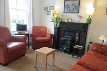 Curlew Cottage With Rural Views