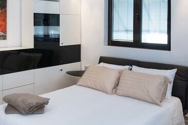 آپارتمانهای توریستها Fabulous Sea View Apartment
