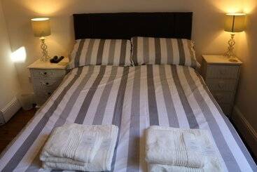 ツーリストアパートメント Luxury Victorian Garden Apartment