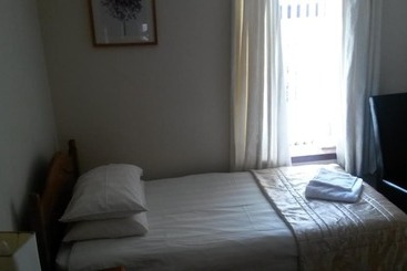 פנסיון Beeches Guest House